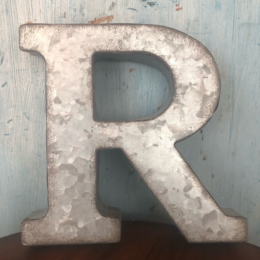 Bundle of two “R’s” - one rustic metal and the other from Spain & very colorful - Picture 2 of 13